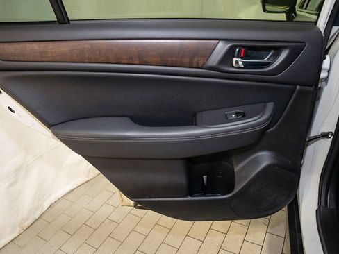 Used 2016 Subaru Outback 2.5i Limited AWD/4WD image 11