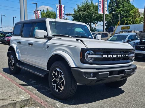 New 2026 Ford Bronco Outer Banks AWD/4WD image 8