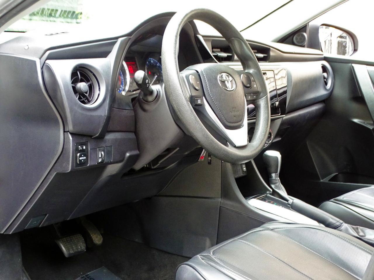 Used 2017 Toyota Corolla L FWD image 12