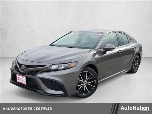 Certified 2024 Toyota Camry SE image 1