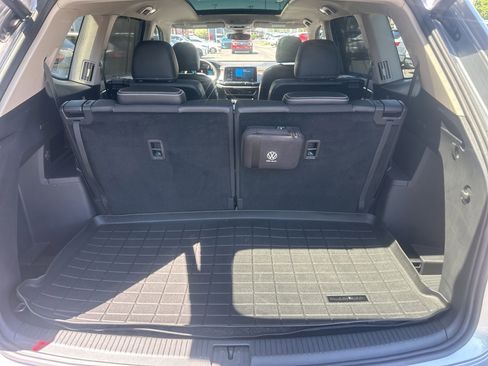 Used 2024 Volkswagen Atlas SEL AWD/4WD image 23