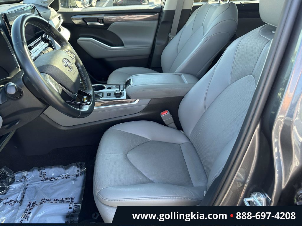 Used 2021 Toyota Highlander Limited AWD/4WD image 17