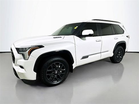 Used 2025 Toyota Sequoia Platinum image 3