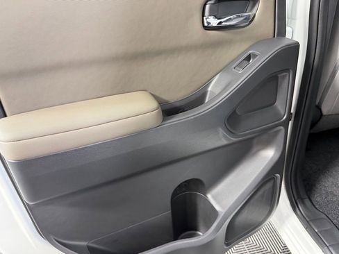 Used 2022 Nissan Frontier SV w/ Technology Package image 26