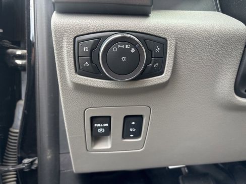 Used 2018 Ford F150 XLT w/ Equipment Group 302A Luxury image 10