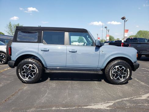 Used 2023 Ford Bronco Outer Banks AWD/4WD image 2