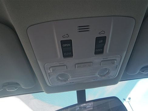 Used 2013 Toyota RAV4 XLE image 20