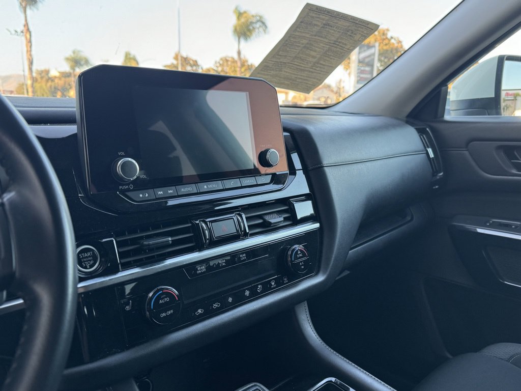 Used 2024 Nissan Pathfinder SV FWD image 18