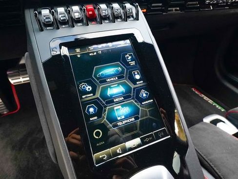 Used 2022 Lamborghini Huracan EVO image 70