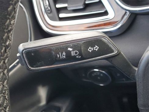 Used 2019 Lincoln Continental Premiere image 18