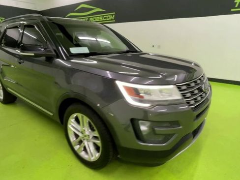 Used 2016 Ford Explorer XLT w/ Equipment Group 202A FWD image 2