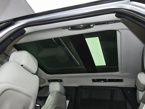 Used 2025 Land Rover Range Rover SE image 63