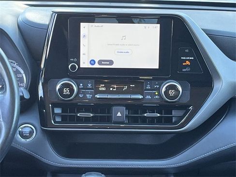 Used 2023 Toyota Highlander LE image 17