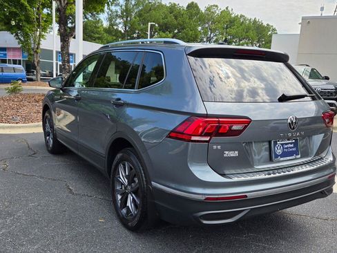 Certified 2023 Volkswagen Tiguan SE FWD image 3