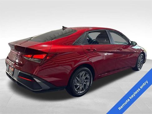Used 2024 Hyundai Elantra SEL FWD image 5