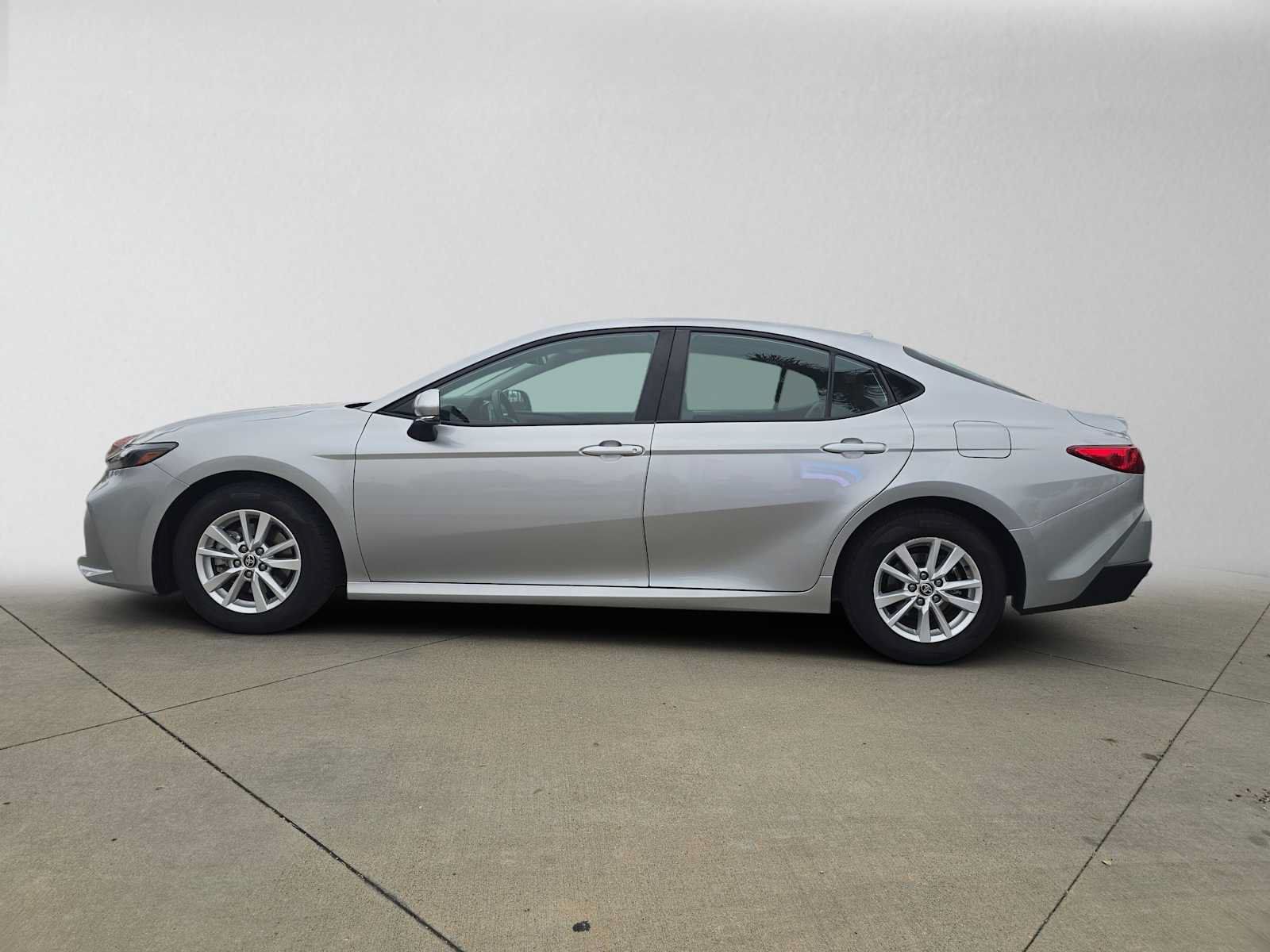 Certified 2025 Toyota Camry LE w/ Convenience Package FWD image 6