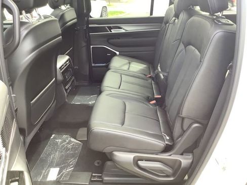New 2026 Jeep Grand Wagoneer Limited AWD/4WD image 11