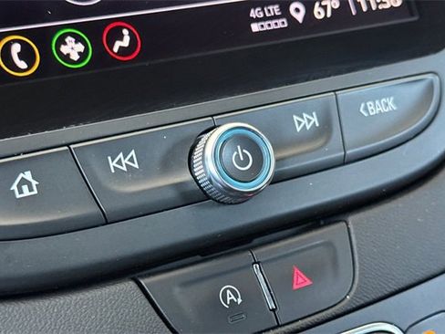 Used 2022 Chevrolet Malibu LT image 32