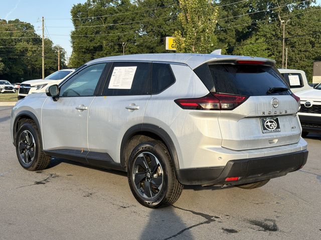 Used 2025 Nissan Rogue SV AWD/4WD image 5