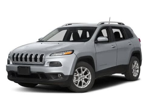 Used 2017 Jeep Cherokee Latitude w/ Comfort & Sound Group FWD image 4