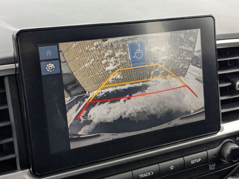 Used 2025 Hyundai Venue SEL image 22