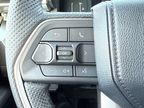 Used 2025 Toyota Tacoma SR5 image 23