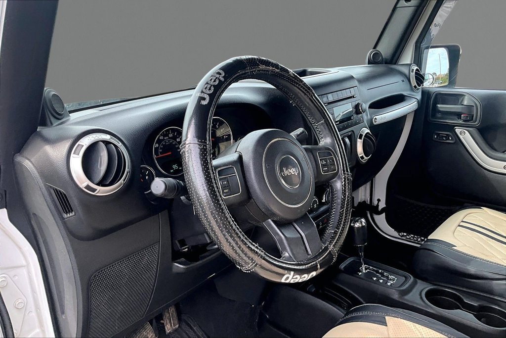 Used 2012 Jeep Wrangler Sahara AWD/4WD image 13