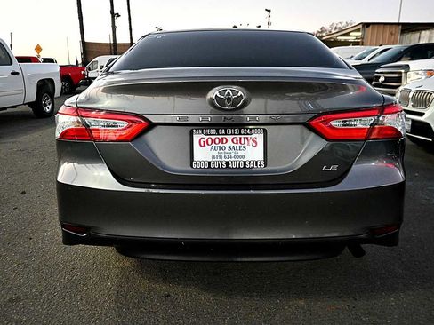 Used 2018 Toyota Camry LE image 6