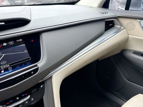 Used 2018 Cadillac XT5 Luxury w/ Driver Awareness Package image 18