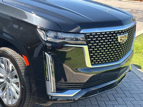 Certified 2023 Cadillac Escalade Premium Luxury AWD/4WD image 9