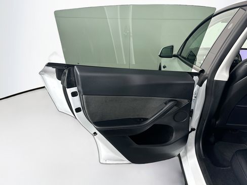 Used 2024 Tesla Model Y Long Range image 24