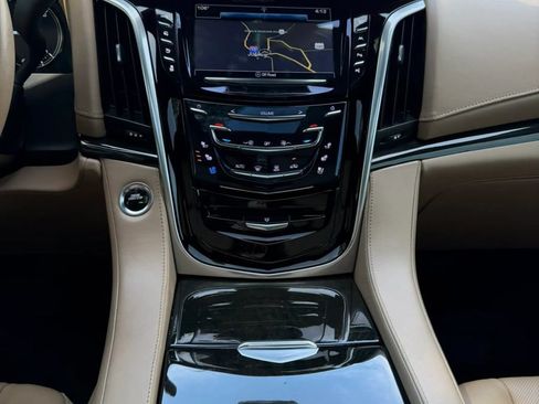 Used 2019 Cadillac Escalade Platinum AWD/4WD image 20
