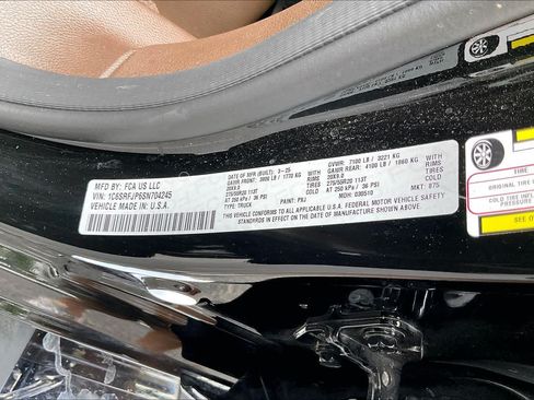 Used 2025 RAM 1500 Laramie AWD/4WD image 30