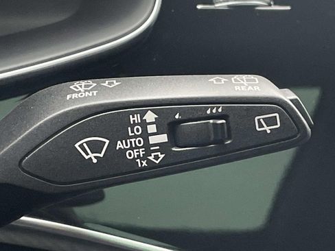 Certified 2025 Audi RS Q8 performance image 27