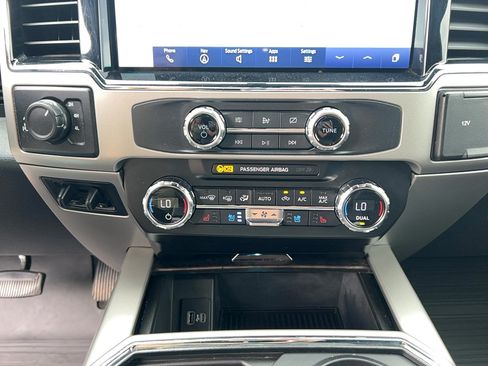Used 2022 Ford F250 Lariat w/ Chrome Package AWD/4WD image 20