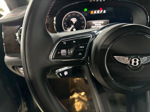 Used 2021 Bentley Bentayga AWD/4WD image 15