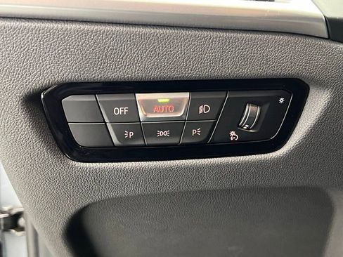 Certified 2025 BMW 330i Sedan RWD image 19