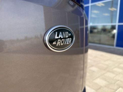 Used 2023 Land Rover Range Rover Evoque R-Dynamic SE image 15