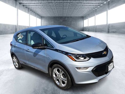 Used 2017 Chevrolet Bolt LT FWD image 2