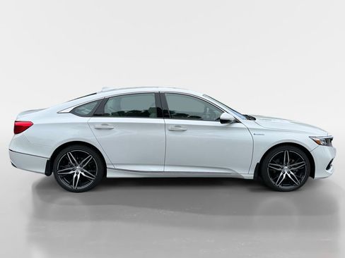 Used 2022 Honda Accord Touring image 3