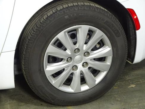 Used 2021 Chrysler Voyager L FWD image 39