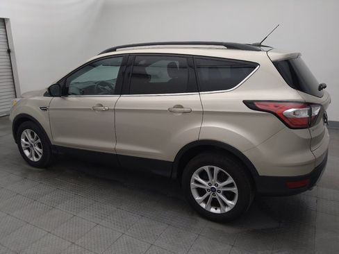 Used 2018 Ford Escape SE w/ Ford Safe & Smart Package FWD image 3