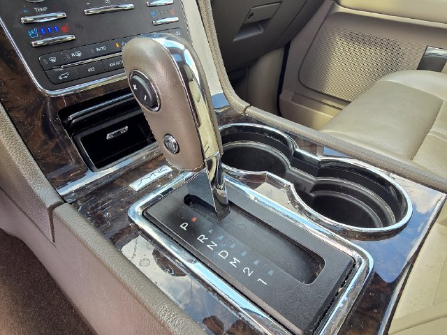 Used 2017 Lincoln Navigator Select AWD/4WD image 25