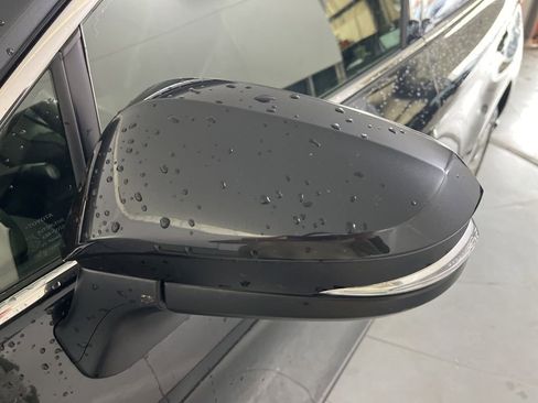 Used 2022 Toyota Venza Limited image 38