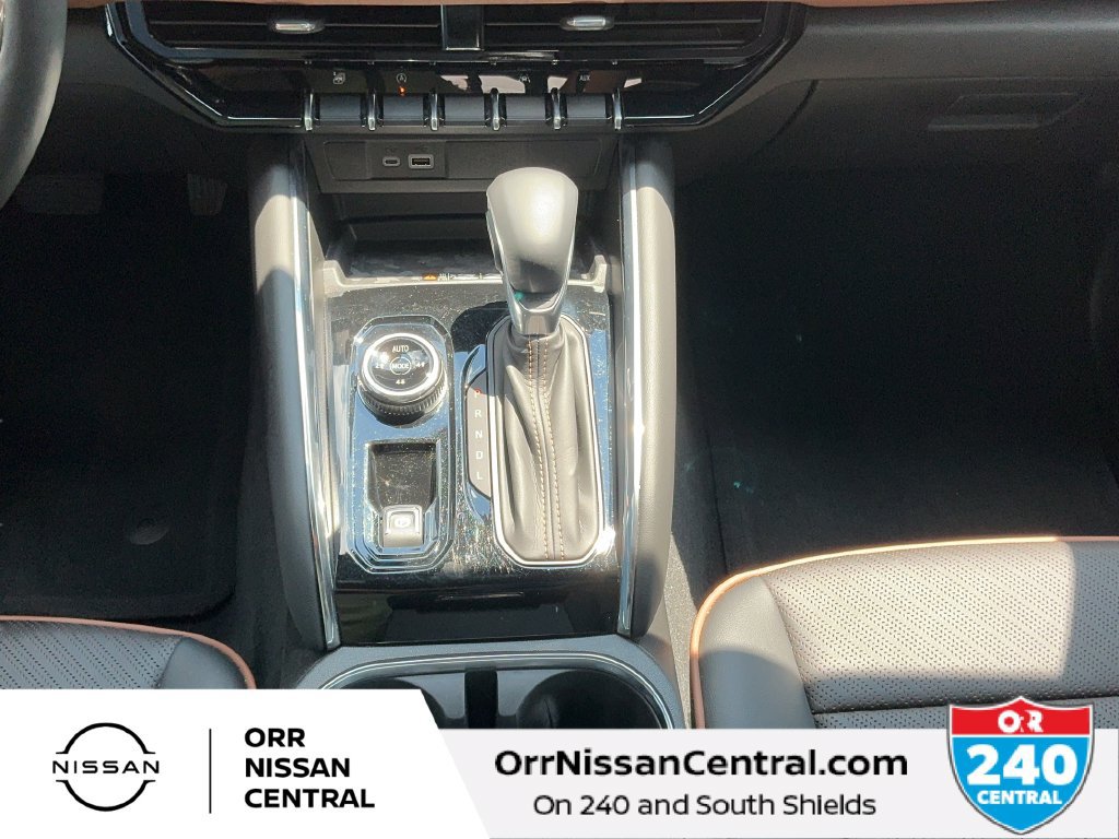 Used 2025 GMC Canyon AT4 w/ Technology Plus Package AWD/4WD image 24