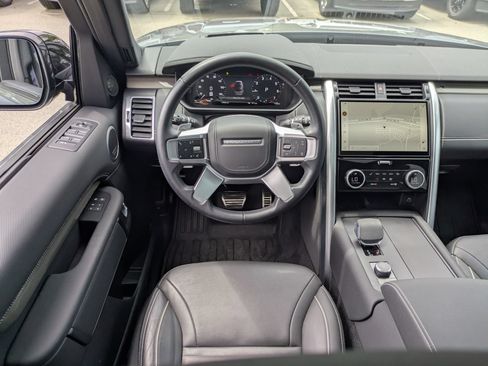 Used 2023 Land Rover Discovery Metropolitan Edition AWD/4WD image 63