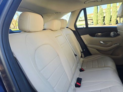 Used 2017 Mercedes-Benz GLC 300 4MATIC image 32