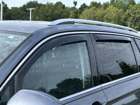 Used 2024 Volkswagen Tiguan SE AWD/4WD image 14