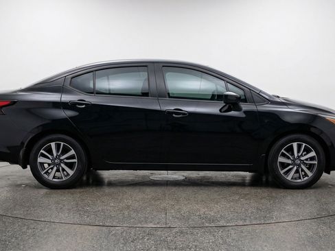 Used 2025 Nissan Versa SV image 11