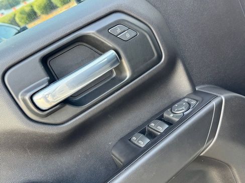 Used 2020 Chevrolet Silverado 1500 Custom w/ Custom Value Package image 29